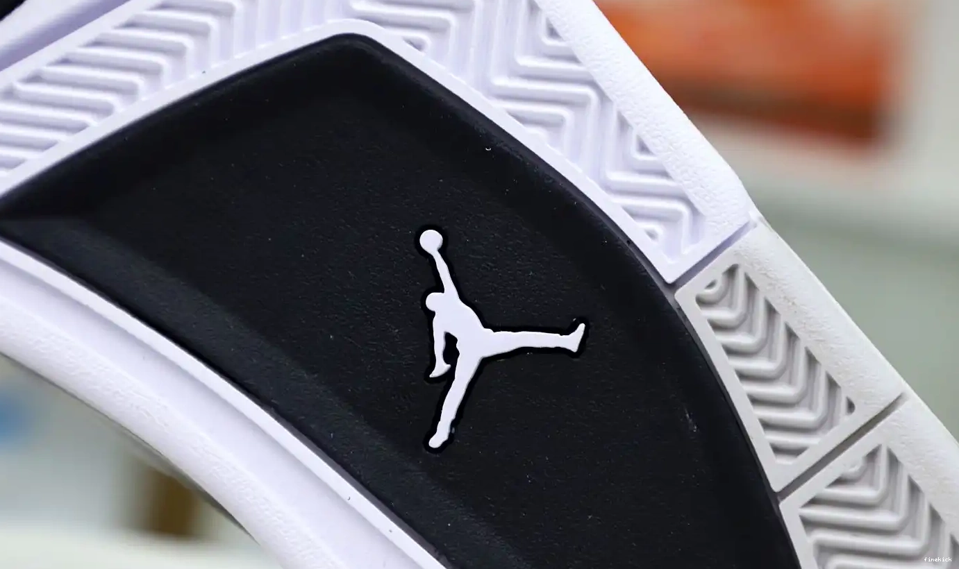 4 MILITARY JORDAN BLACK AIR 0326